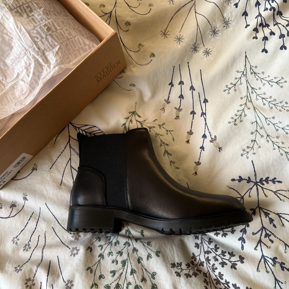 Steve Madden Buzzing Ankle Boot - New With Box - image 3